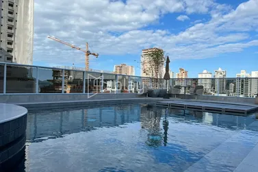 Apartamento &agrave; venda - 128m&sup2; - Meia Praia