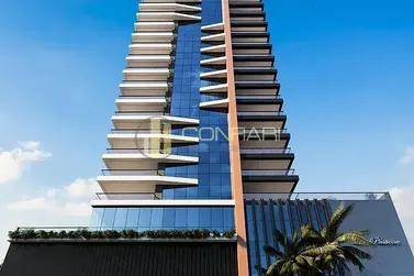 Apartamento &agrave; venda - 130m&sup2; - Meia Praia
