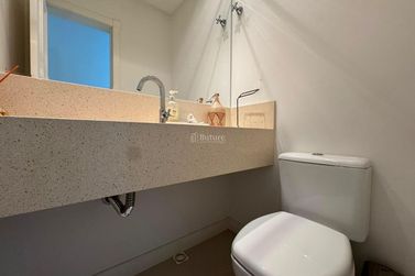 Apartamento &agrave; venda - 180m&sup2; - Meia Praia