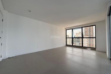 Apartamento &agrave; venda - 130m&sup2; - Meia Praia
