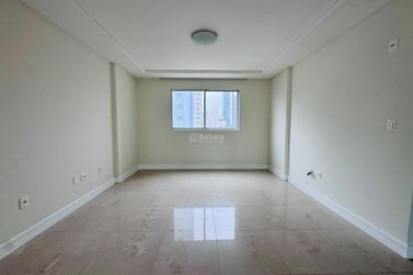 Apartamento &agrave; venda - 122m&sup2; - Centro