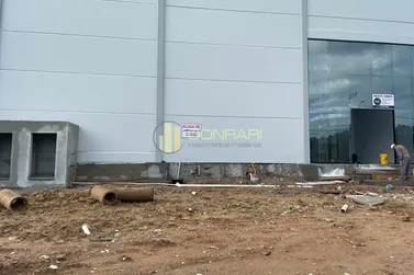 Sal&atilde;o Comercial para alugar - 550m&sup2; - Santa Luzia