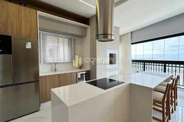 Apartamento &agrave; venda - 136m&sup2; - Meia Praia