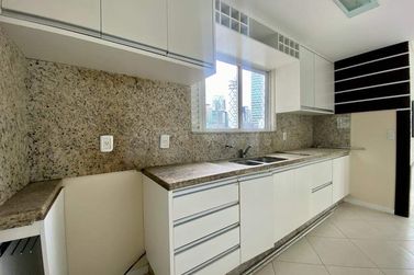Apartamento para alugar - 120m&sup2; - Centro