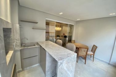 Apartamento &agrave; venda - 115m&sup2; - Meia Praia