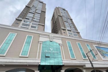 Apartamento &agrave; venda - 85m&sup2; - Meia Praia