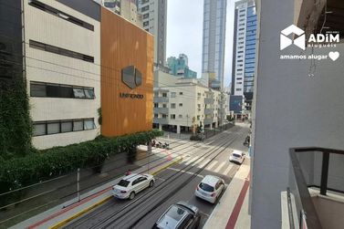 Apartamento para alugar - 75m&sup2; - Centro