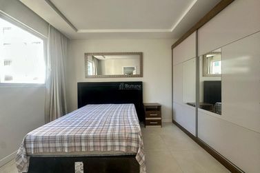 Apartamento &agrave; venda - 107m&sup2; - Meia Praia