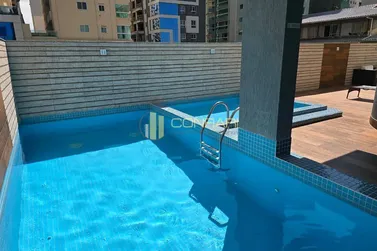 Apartamento &agrave; venda - 130m&sup2; - Meia Praia