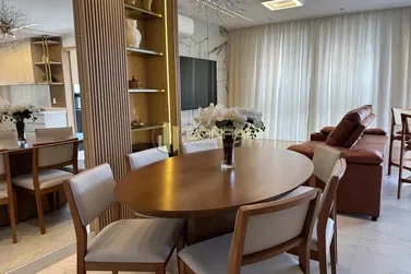 Apartamento &agrave; venda - 112m&sup2; - Meia Praia