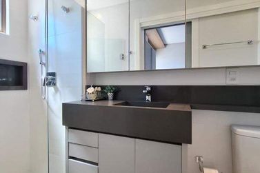 Apartamento para alugar - 145m&sup2; - Meia Praia