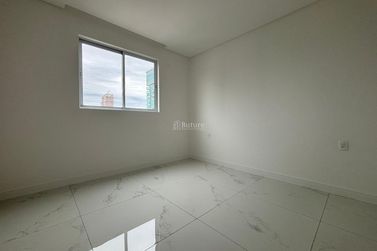 Apartamento &agrave; venda - 159m&sup2; - Meia Praia