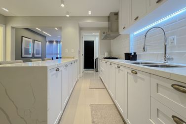 Apartamento &agrave; venda - 124m&sup2; - Meia Praia