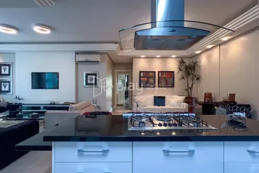 Apartamento &agrave; venda - 165m&sup2; - Centro