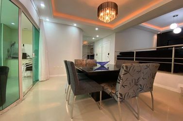 Apartamento &agrave; venda - 143m&sup2; - Meia Praia