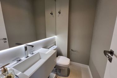 Apartamento &agrave; venda - 145m&sup2; - Meia Praia