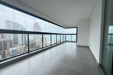 Apartamento &agrave; venda - 207m&sup2; - Meia Praia