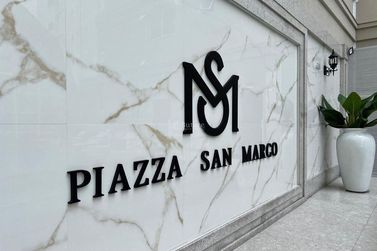 Apartamento &agrave; venda - 129m&sup2; - Meia Praia
