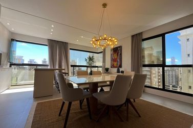 Apartamento &agrave; venda - 137m&sup2; - Meia Praia