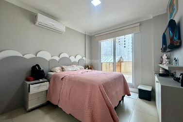 Apartamento &agrave; venda - 180m&sup2; - 