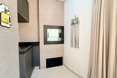 Apartamento &agrave; venda - 136m&sup2; - Meia Praia