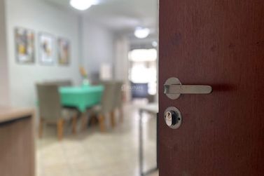Apartamento &agrave; venda - 110m&sup2; - Meia Praia