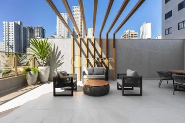 Apartamento &agrave; venda - 135m&sup2; - Meia Praia
