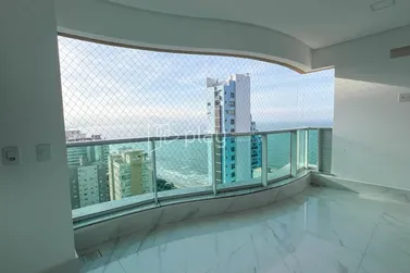 Apartamento &agrave; venda - 160m&sup2; - Meia Praia
