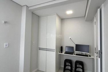 Apartamento &agrave; venda - 125m&sup2; - Meia Praia