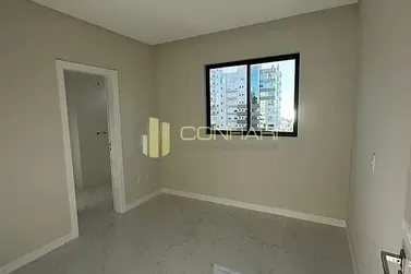 Apartamento &agrave; venda - 100m&sup2; - Meia Praia