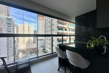 Apartamento &agrave; venda - 127m&sup2; - Meia Praia