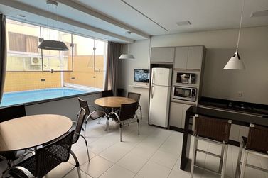 Apartamento &agrave; venda - 226m&sup2; - Meia Praia