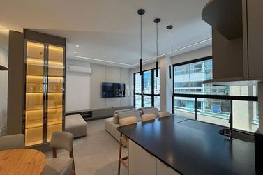 Apartamento &agrave; venda - Meia Praia