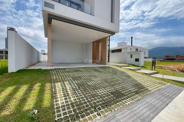 Casa &agrave; venda - 319m&sup2; - 