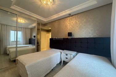 Apartamento &agrave; venda - 171m&sup2; - Meia Praia