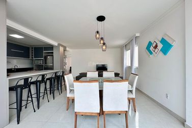 Apartamento &agrave; venda - 110m&sup2; - Meia Praia
