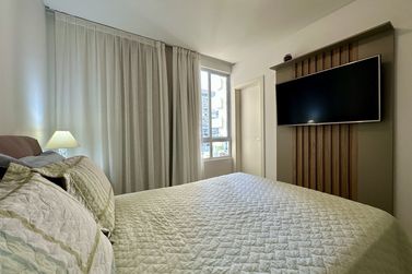Apartamento &agrave; venda - 122m&sup2; - Meia Praia