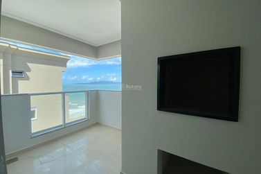 Apartamento &agrave; venda - 129m&sup2; - Meia Praia