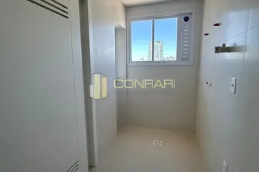 Apartamento &agrave; venda - 116m&sup2; - Meia Praia