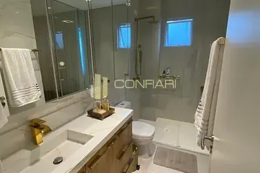Apartamento &agrave; venda - 145m&sup2; - Meia Praia