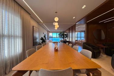 Apartamento &agrave; venda - 222m&sup2; - Centro
