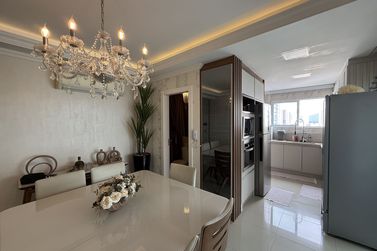 Apartamento &agrave; venda - 150m&sup2; - Meia Praia