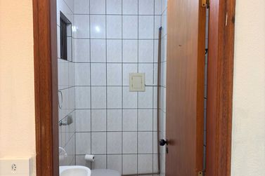 Sala Comercial para alugar - 61m&sup2; - Meia Praia