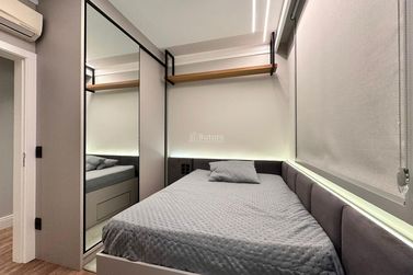 Apartamento &agrave; venda - 130m&sup2; - Meia Praia
