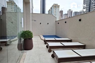 Apartamento para alugar - 127m&sup2; - Meia Praia
