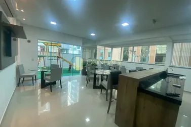 Apartamento &agrave; venda - 127m&sup2; - Meia Praia