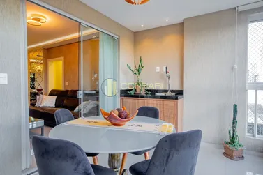 Apartamento &agrave; venda - 117m&sup2; - Meia Praia