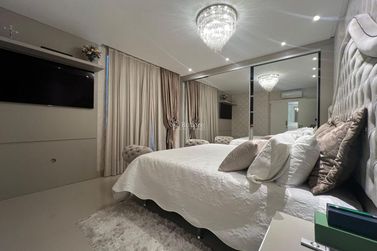 Apartamento &agrave; venda - 185m&sup2; - Meia Praia