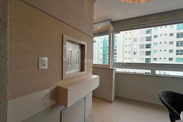 Apartamento &agrave; venda - 116m&sup2; - Meia Praia