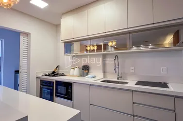 Apartamento &agrave; venda - 115m&sup2; - Meia Praia